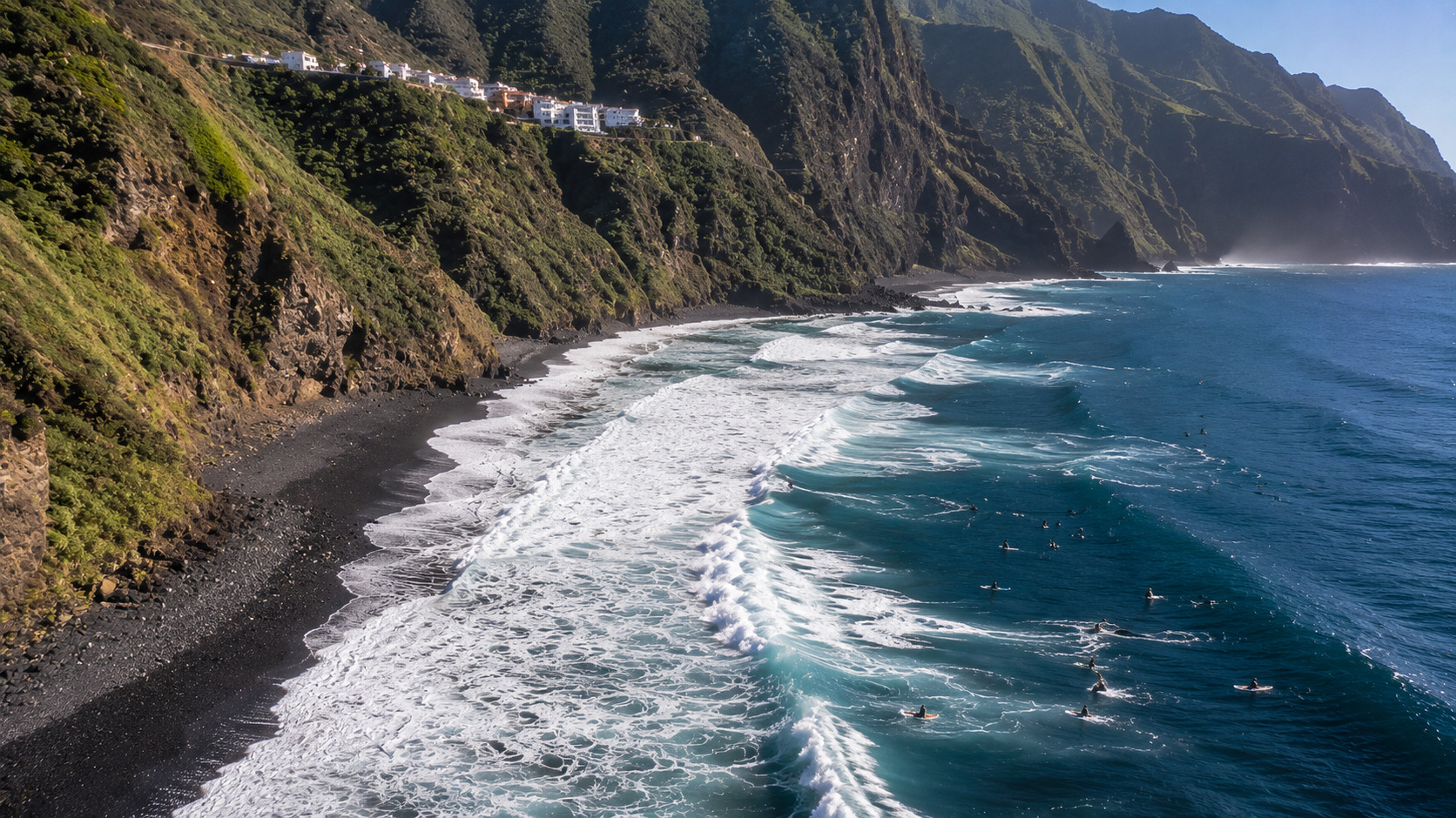 Playa de Almáciga — surfstrand mitt i Anaga