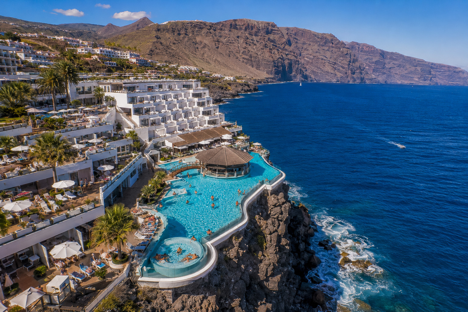 Barceló Santiago — Los Gigantes