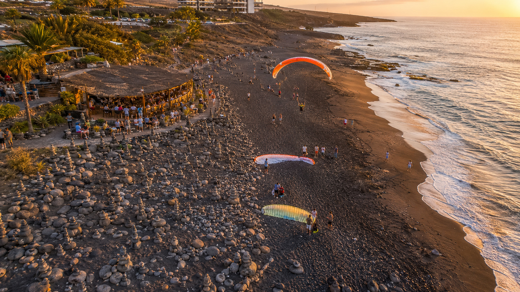 Playa de la Enramada — stentornens strand i La Caleta