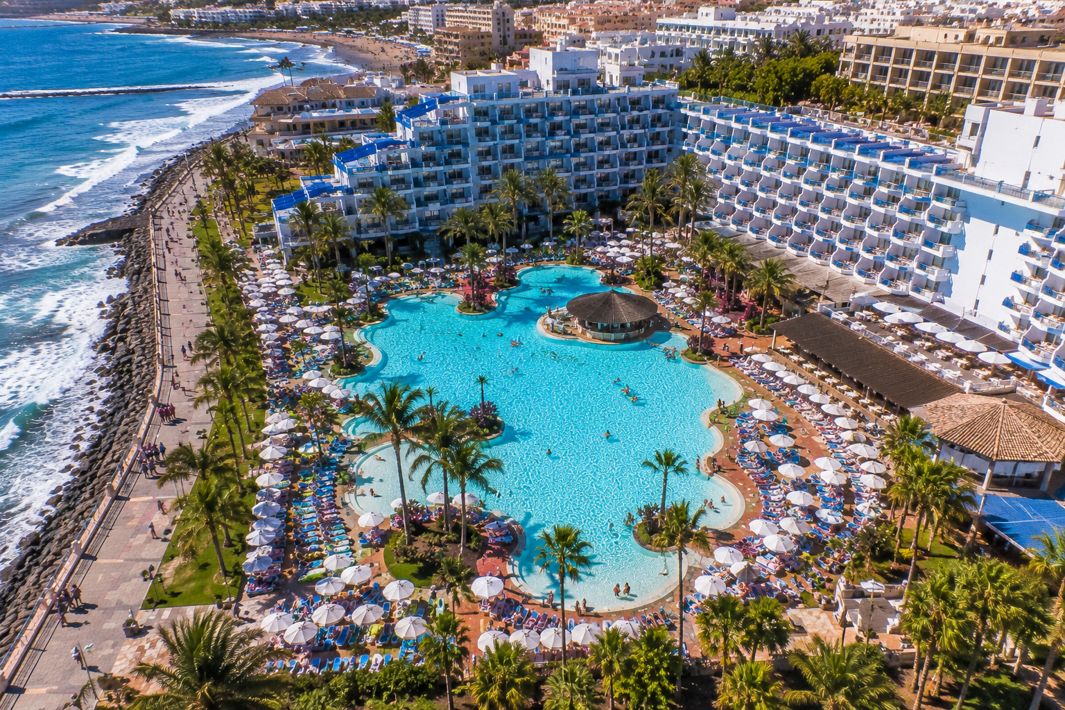 H10 Conquistador — Playa de las Américas