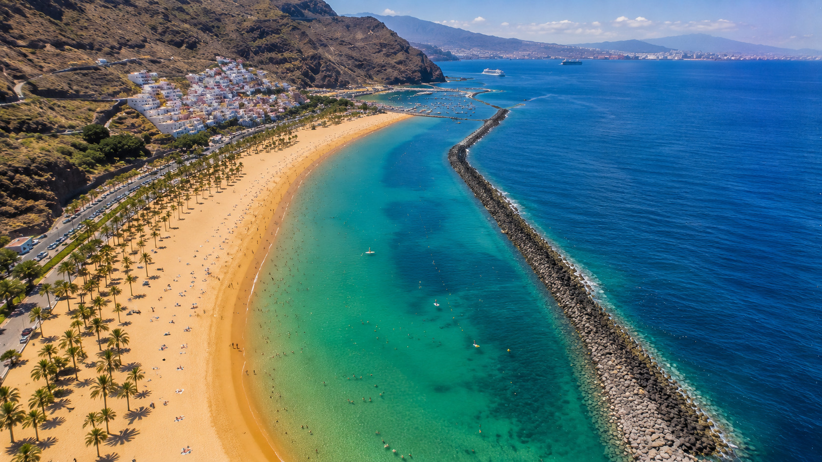 Playa de las Teresitas — guldkornet nära Santa Cruz