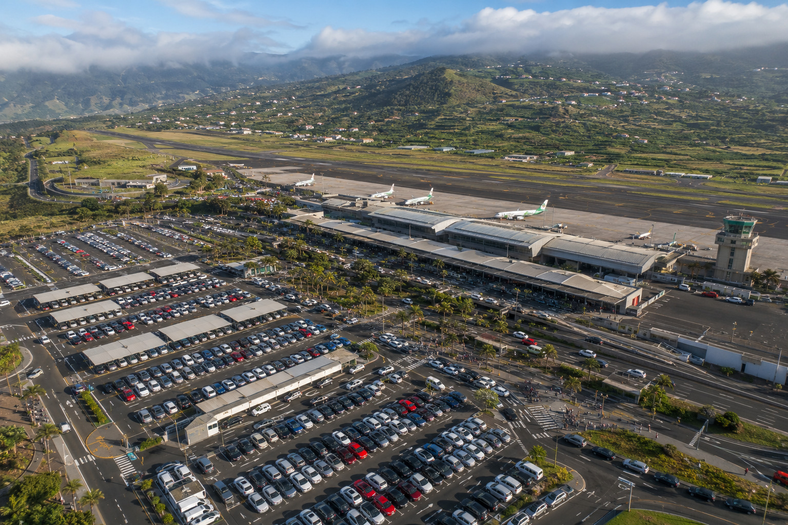 TFN Airport hyrbil