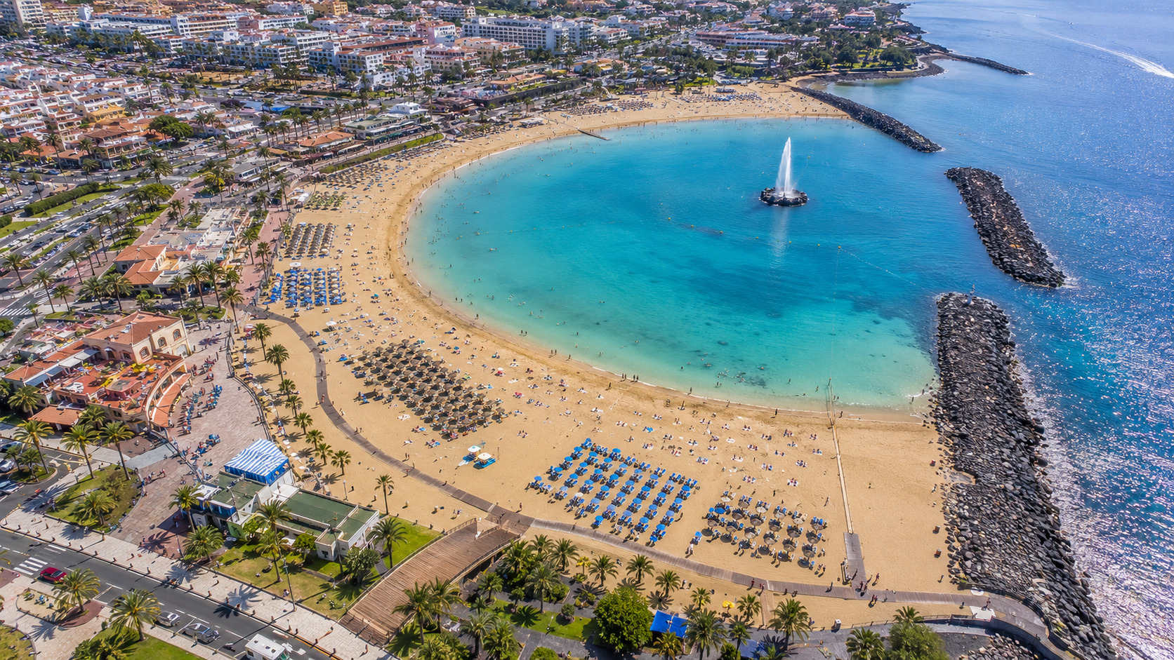 Playa Las Vistas — bebisvänlig strand i Los Cristianos med flack sandinträde